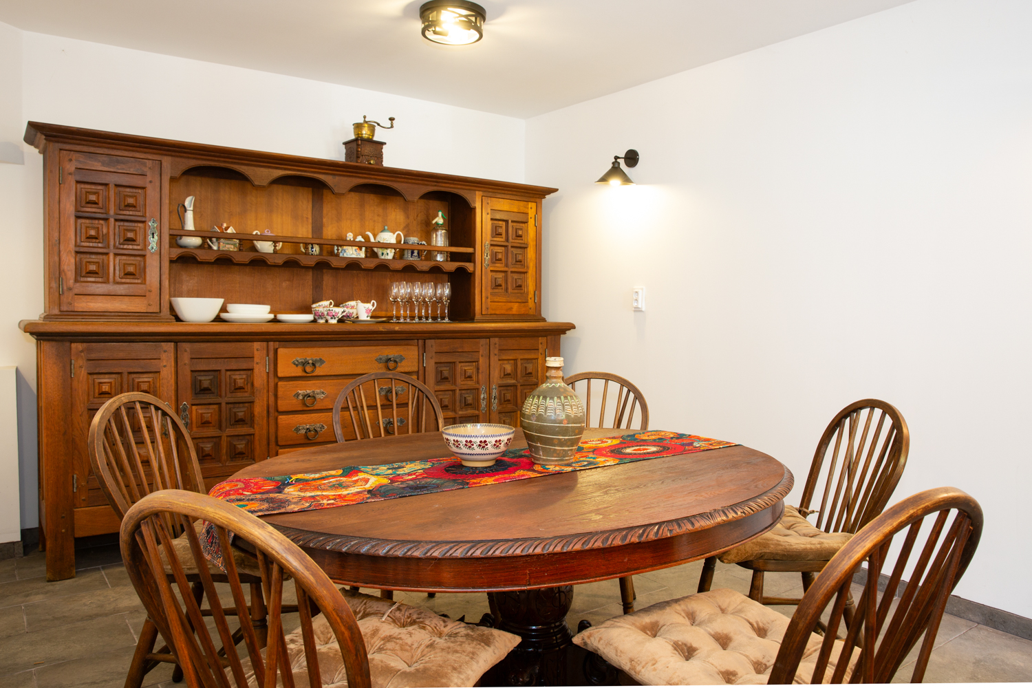 Dining detail at Casa Decebal